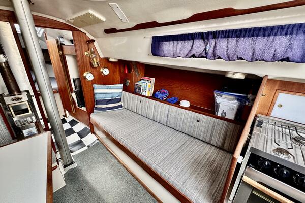 30ft C amp C Yacht For Sale