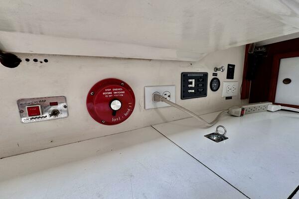 30ft C amp C Yacht For Sale