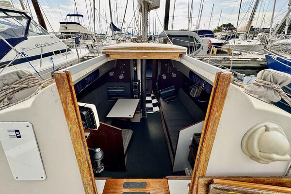 30ft C amp C Yacht For Sale