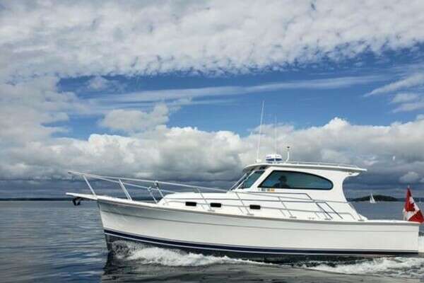 30-ft-Mainship-1999-Pilot 30-Mahone Bay Nova Scotia Canada yacht for sale