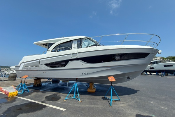 36-ft-Beneteau-2027-Antares 11-In Stock South Dartmouth Massachusetts United States  yacht for sale