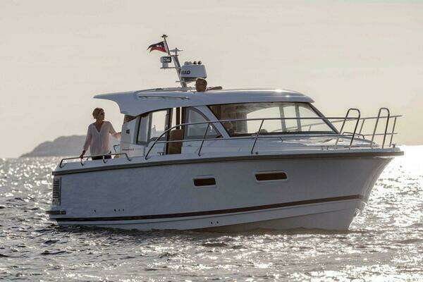33-ft-Nimbus-2025-305 Coupe-Tampa Florida United States yacht for sale
