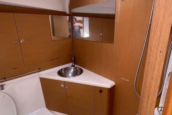 Honu Kai  44ft Jeanneau Yacht For Sale