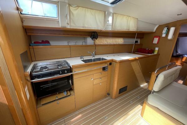 Honu Kai  44ft Jeanneau Yacht For Sale