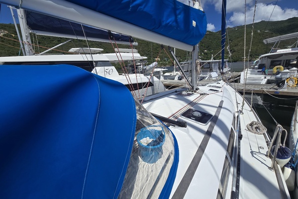 Honu Kai  44ft Jeanneau Yacht For Sale