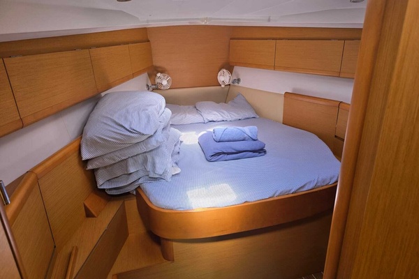 Honu Kai  44ft Jeanneau Yacht For Sale