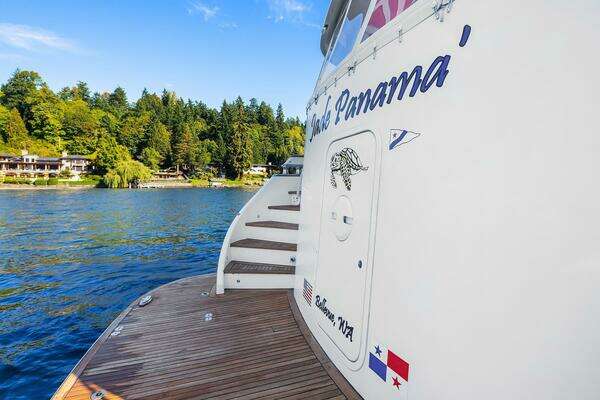 2001 Rayburn Custom Yachts 76