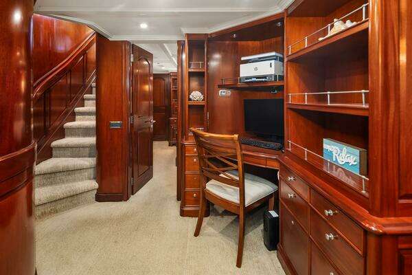 2001 Rayburn Custom Yachts 76
