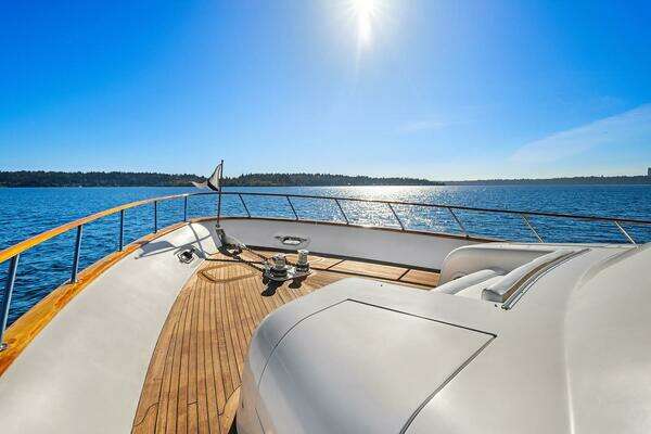 2001 Rayburn Custom Yachts 76