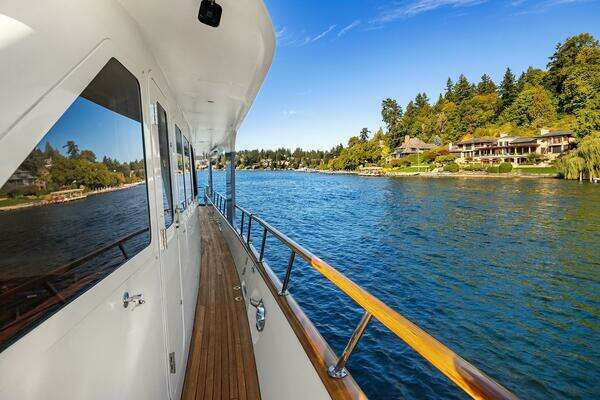 2001 Rayburn Custom Yachts 76