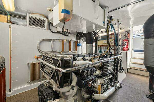 2001 Rayburn Custom Yachts 76