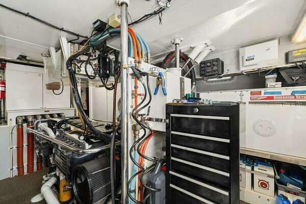 2001 Rayburn Custom Yachts 76