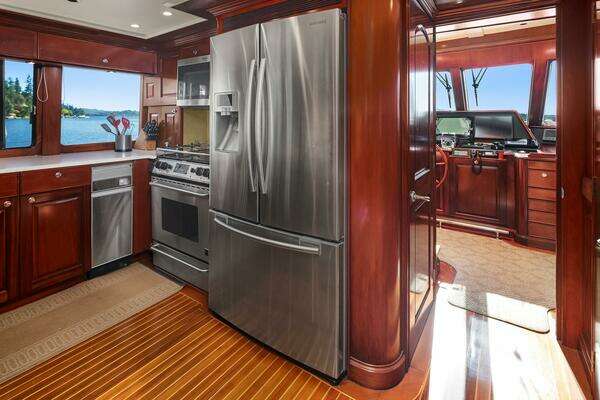 2001 Rayburn Custom Yachts 76