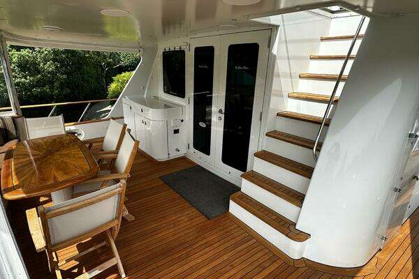 2001 Rayburn Custom Yachts 76