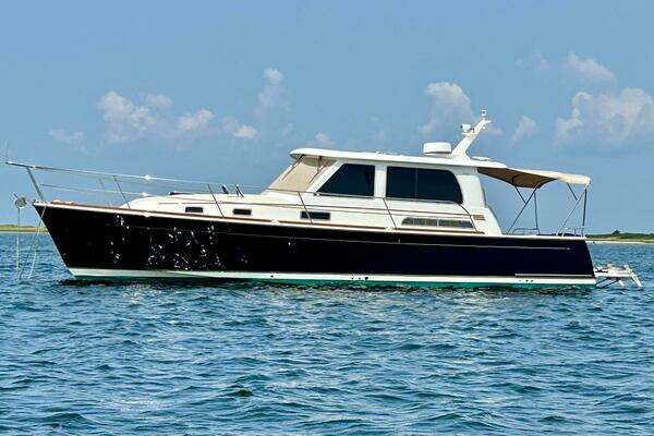 42-ft-Sabre-2017-42 Salon Express-ENCORE-Portsmouth Rhode Island United States yacht for sale