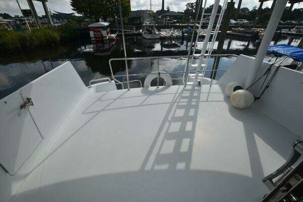 1998 Hatteras 74