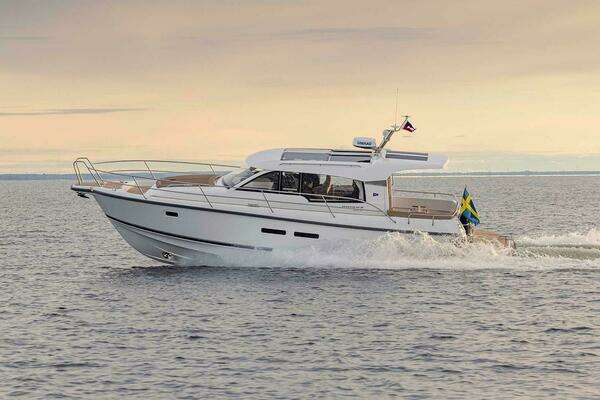 37-ft-Nimbus-2025-365 Coupe-Tampa Florida United States yacht for sale