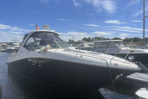 Photo of the 2008 Sea Ray Sundancer 310 "NO WOKE ZONE"