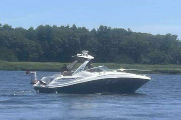 NO WOKE ZONE 33ft Sea Ray Yacht For Sale