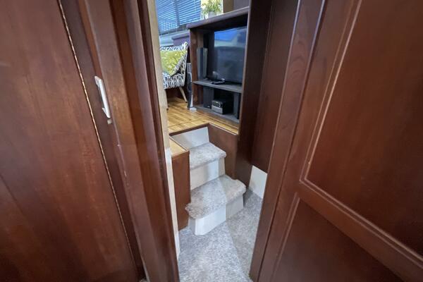 Carmina Purrana 33ft Carver Yacht For Sale