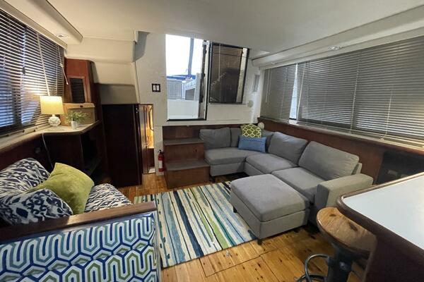 Carmina Purrana 33ft Carver Yacht For Sale