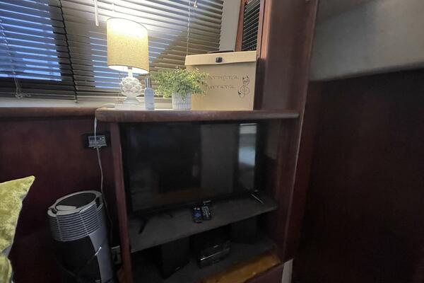 Carmina Purrana 33ft Carver Yacht For Sale