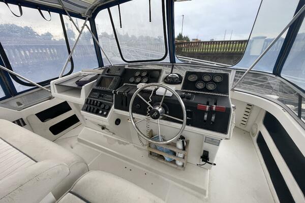 Carmina Purrana 33ft Carver Yacht For Sale