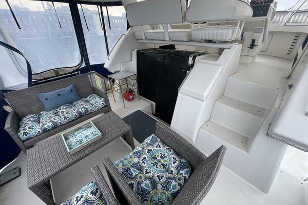 Carmina Purrana 33ft Carver Yacht For Sale