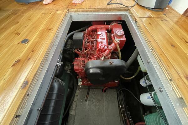 Carmina Purrana 33ft Carver Yacht For Sale