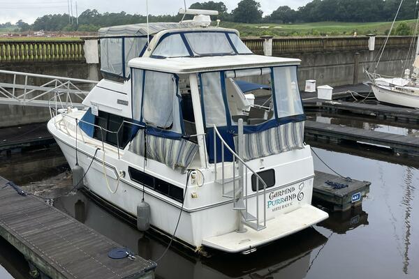Carmina Purrana 33ft Carver Yacht For Sale