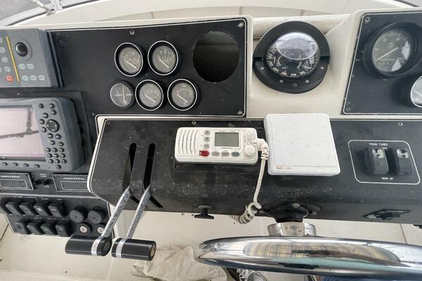 Carmina Purrana 33ft Carver Yacht For Sale