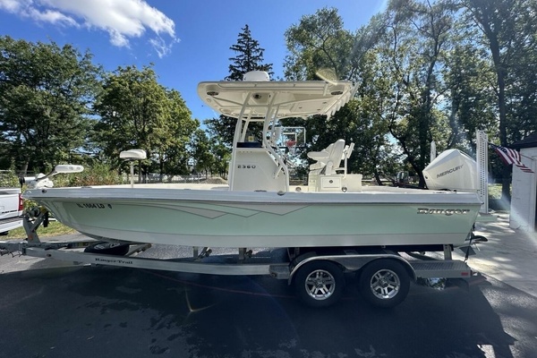 2022 Ranger 2360 Bay