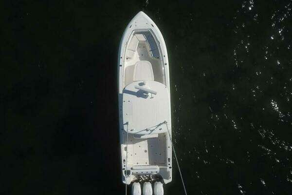 2014 Boston Whaler 35