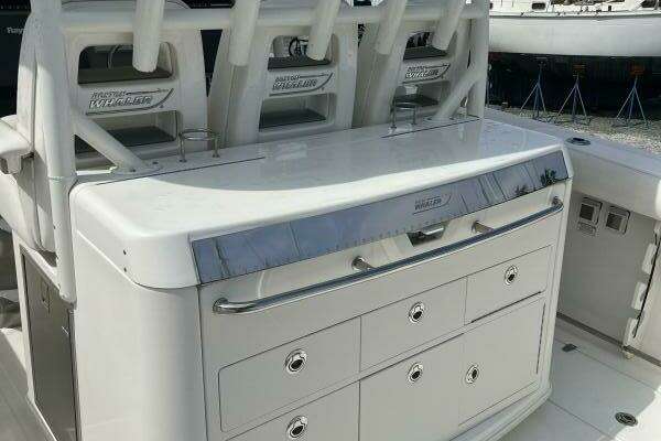 2014 Boston Whaler 35