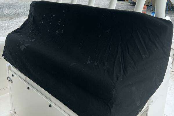 2014 Boston Whaler 35