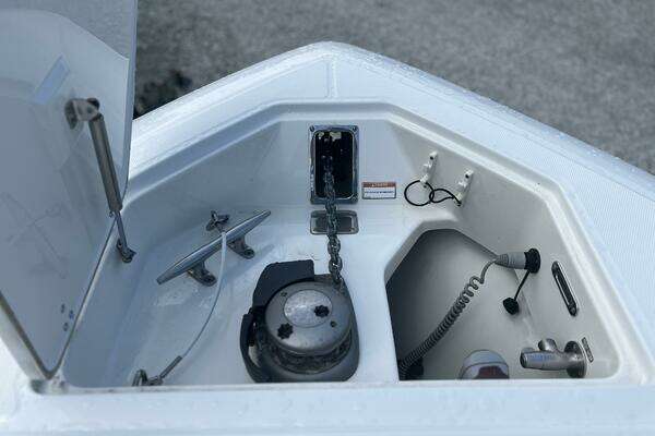 2014 Boston Whaler 35