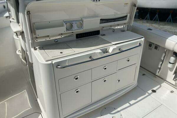 2014 Boston Whaler 35