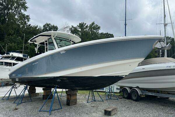 2014 Boston Whaler 35