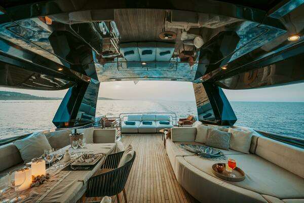 2013 Monte Carlo Yachts 86