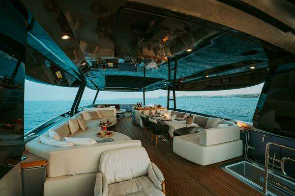 2013 Monte Carlo Yachts 86