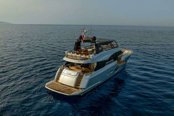 2013 Monte Carlo Yachts 86
