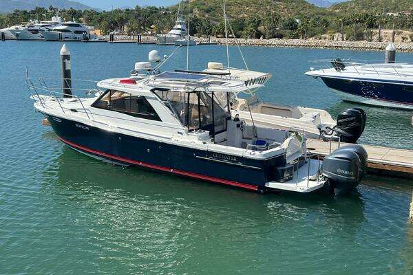 30-ft-Cutwater-2017-C-302 Sport Coupe-San José del Cabo Mexico yacht for sale