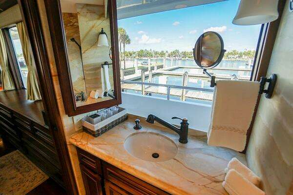 Sea Hunt BX 25 FS Yacht For Sale