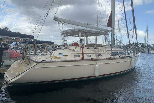 Photo of the 2005 Island Packet 485 "Sweet Dream"
