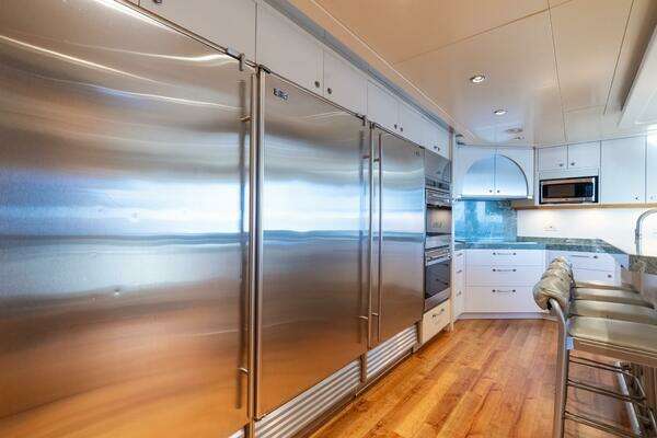 2001 Delta Marine 124