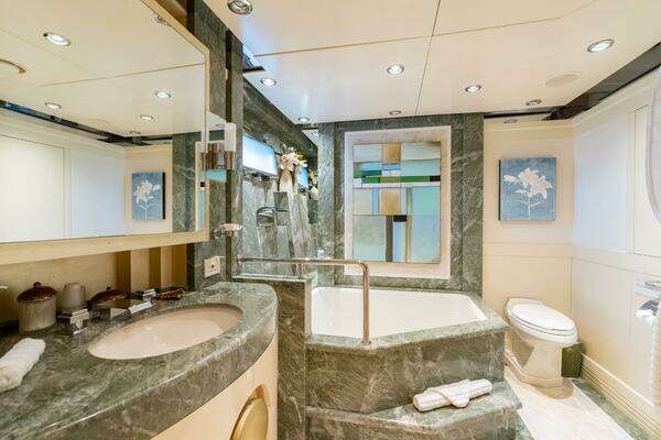 2001 Delta Marine 124