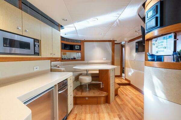 2001 Delta Marine 124