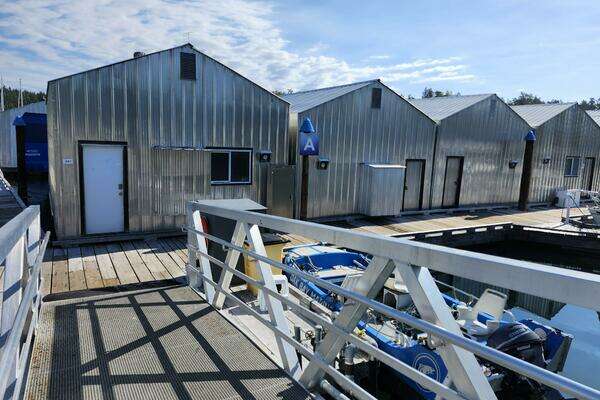 35-ft-Boatyard-1989-14' x 35' Boathouse-Victoria British Columbia Canada yacht for sale