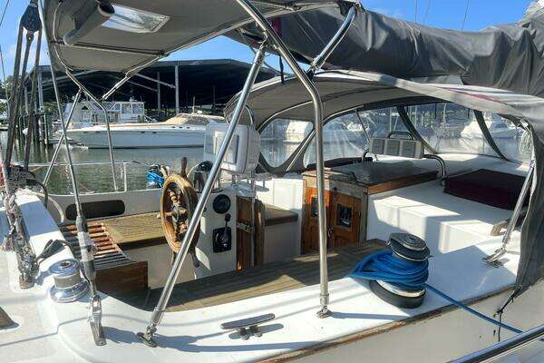 Photo of the 1979 Hardin Voyager "Miss Scarlet"