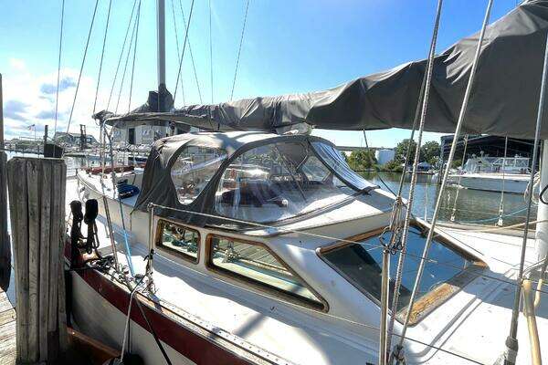 Photo of the 1979 Hardin Voyager "Miss Scarlet"